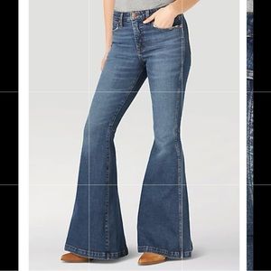 Wrangler women's High Rise Flare Sz 30